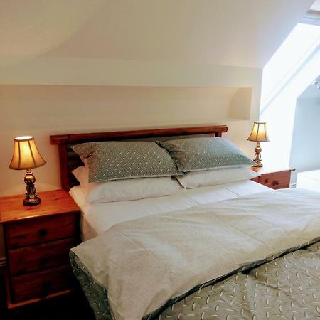 The Hollies Apartment Едър Екстериор снимка