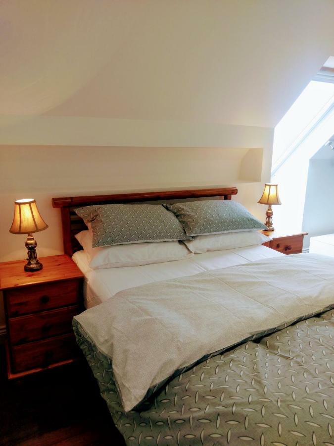 The Hollies Apartment Едър Екстериор снимка