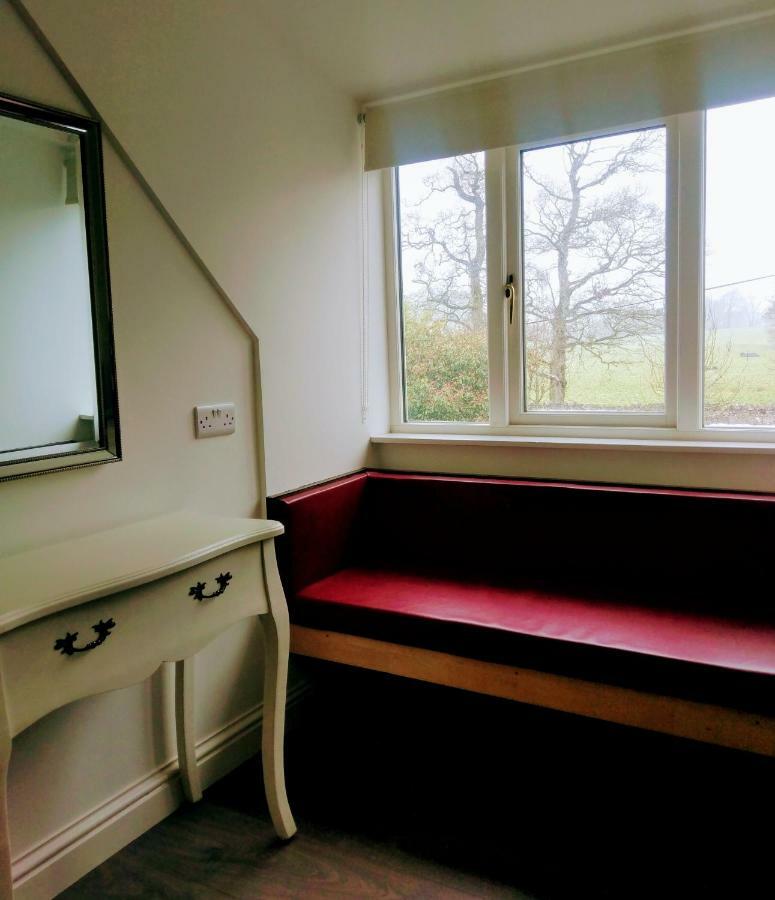 The Hollies Apartment Едър Екстериор снимка